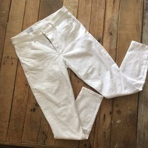True Skinny White Gap Jeans size 29r